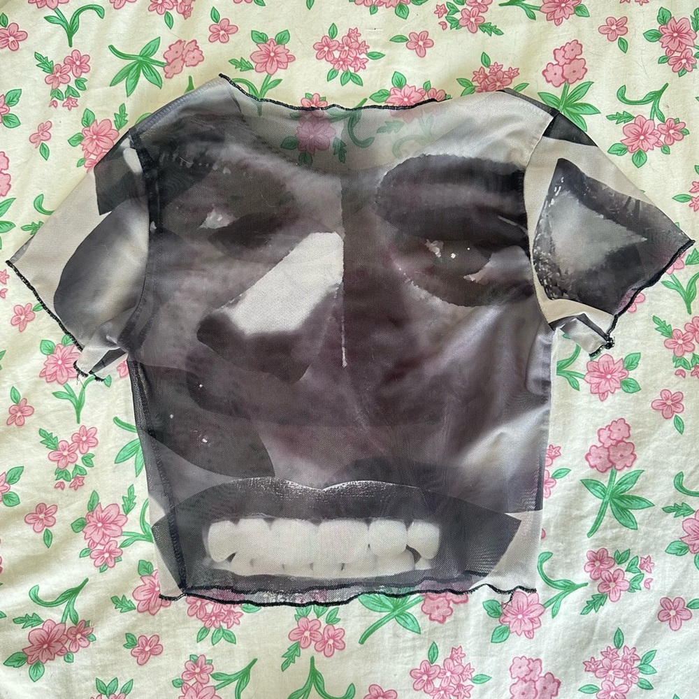 Graphic Eye Mesh Crop Top - Picture 2 of 2
